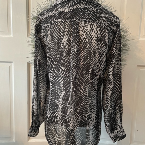 Kenneth Cole button up blouse - Picture 4 of 8